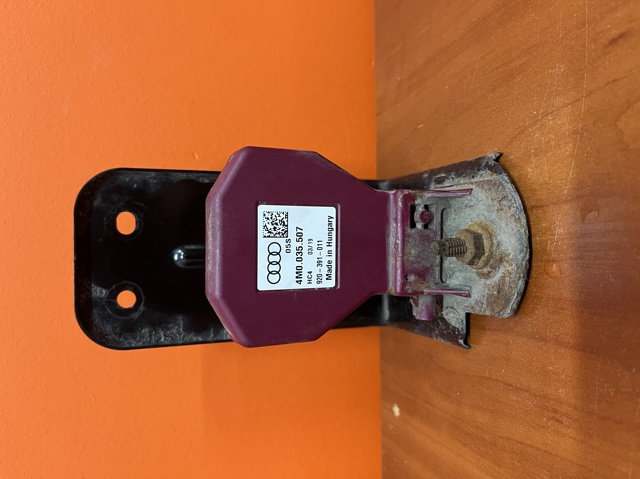 Антена автомобильна 4M0035507 VAG