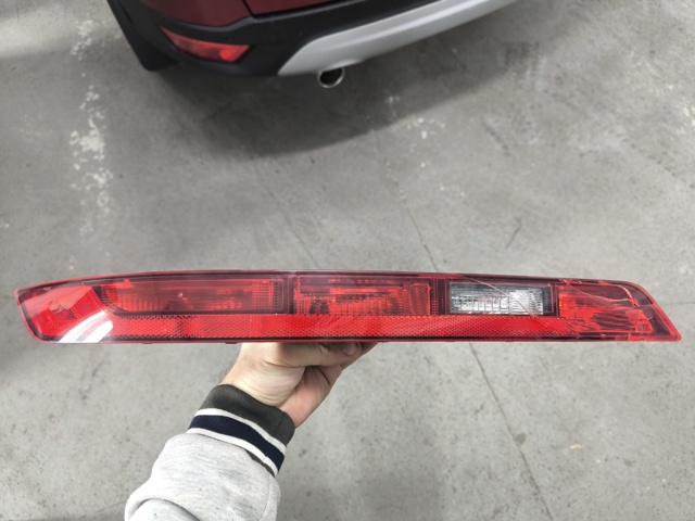 Ліхтар заднього бампера, правий 80A945070A VAG