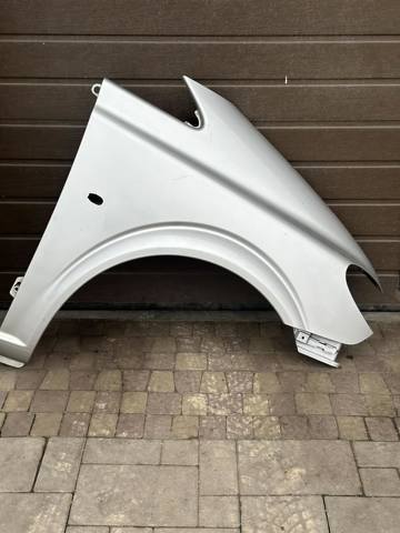 Переднє праве крило A6396305207 MERCEDES