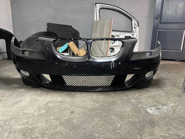 Бампер передній в зборі 51117897208 BMW