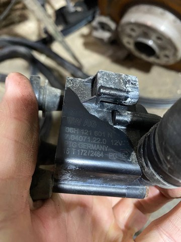 Помпа водяна, додатковий електричний 06H121601N BENTLEY