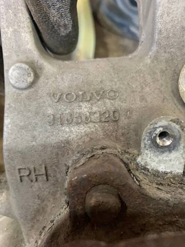Кулак поворотний правий 31658320 VOLVO