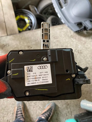 Механізм перемикання подільника передач 80B713041G VAG