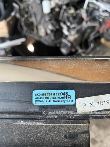 Молдинг опускного скла двері задньої, правої 8K0853764H VAG