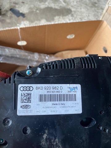 Приладова дошка-щиток приладів 8K0920982D VAG