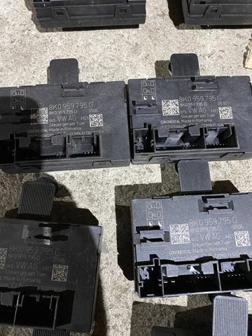 Блок комфорту задніх дверей 8K0959795G VAG