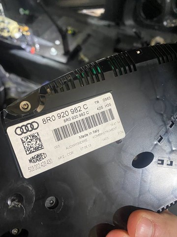 Щиток приладів (комбінація) 8R0920982C VAG