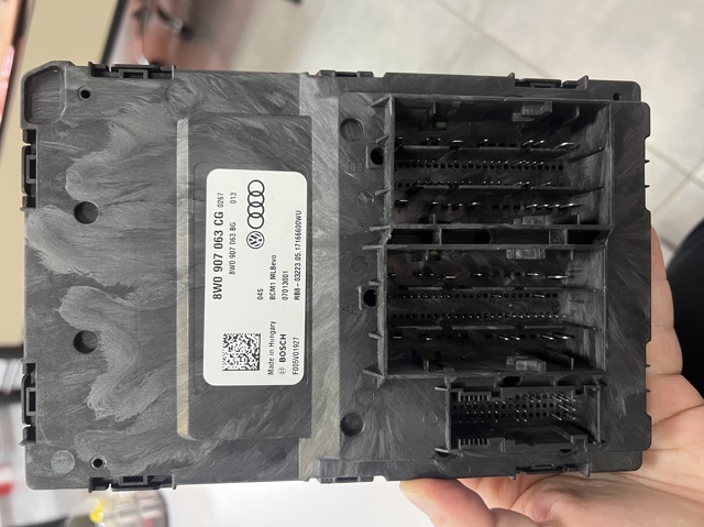 Модуль управління (ЕБУ) бортової мережі 8W0907063CG VAG