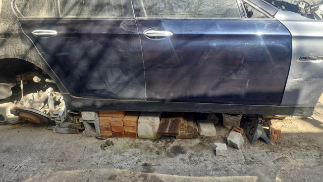Пасажирські передні двері 41007206108 BMW