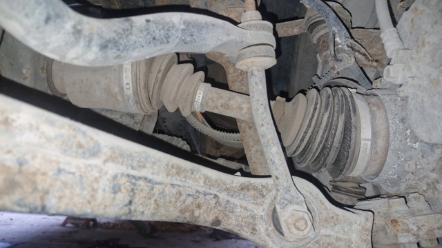 Піввісь передня ліва 4130034001 SSANG YONG