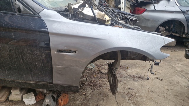 Переднє праве крило 41357248660 BMW