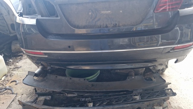 Бампер задній 51127332774 BMW