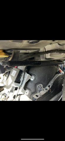 Амортизатор двері 3/5-ї задньої 51247275643 BMW