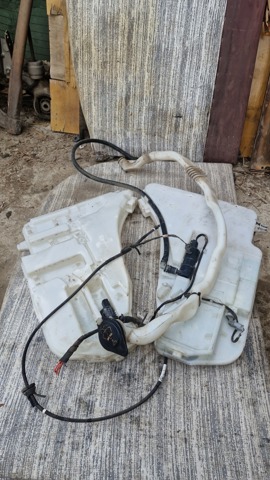 Бачок омивача лобового скла 61667269667 BMW