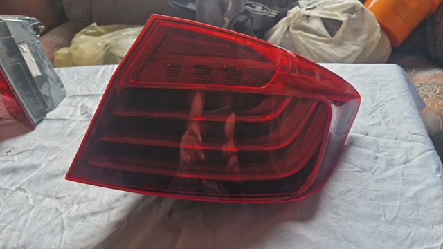 Фара задня права зовнішня 63217203232 BMW