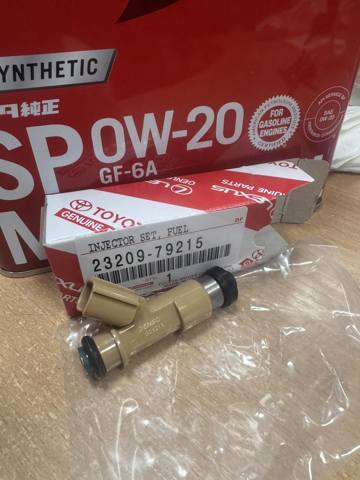 Форсунка дизельна в зборі, розпилювач + тримач 2320979215 TOYOTA