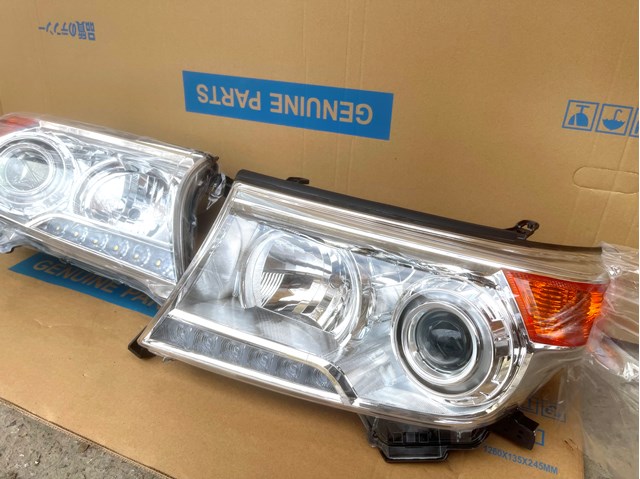 Права блок фара 8114560F20 MARKET (OEM)