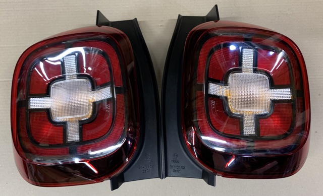 Задня ліва фара 265558217R RENAULT