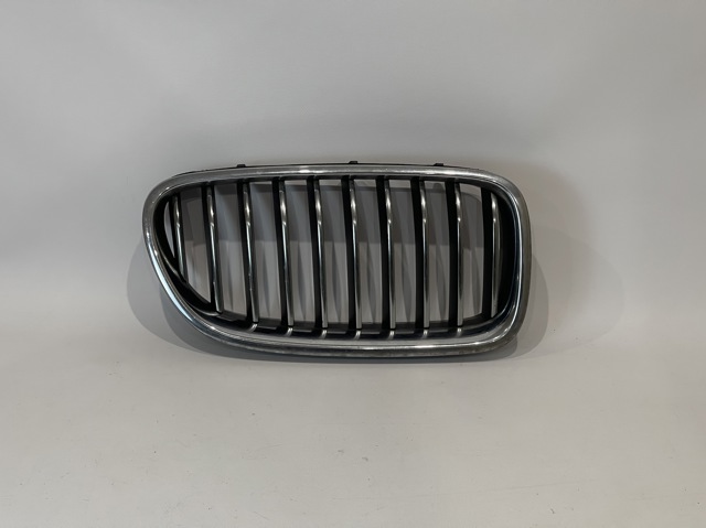 Решітка радіатора права 7336478 BMW