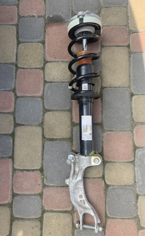 Амортизатори передні 8W0413029N VAG