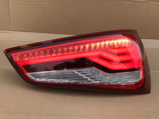 Ліхтар задній правий 8XA945094A VAG