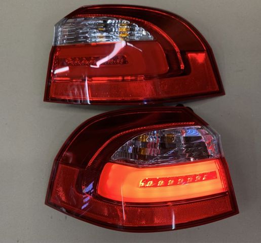Задній правий зовнішній ліхтар 924021W2 HYUNDAI