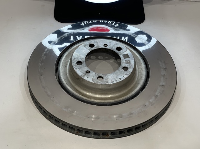 Гальмо дискове переднє 9J1615302B PORSCHE