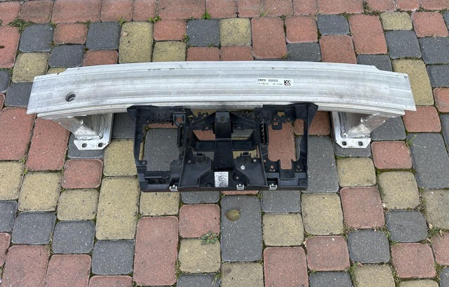 Швелер переднього бампера 9J1805241B PORSCHE
