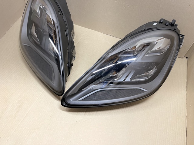Блок фара ліва 9Y0941035K PORSCHE