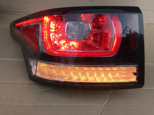 Задня ліва фара Land Rover Range Rover SPORT 2