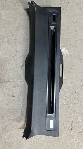 Оббивка дверей задка кузова 51497327824 BMW