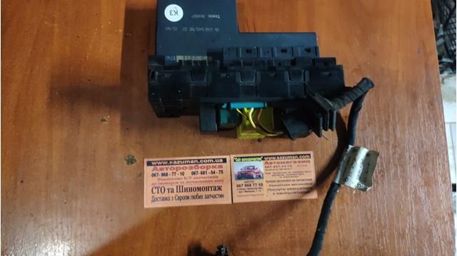 Коробка запобіжників 0025451901 MERCEDES