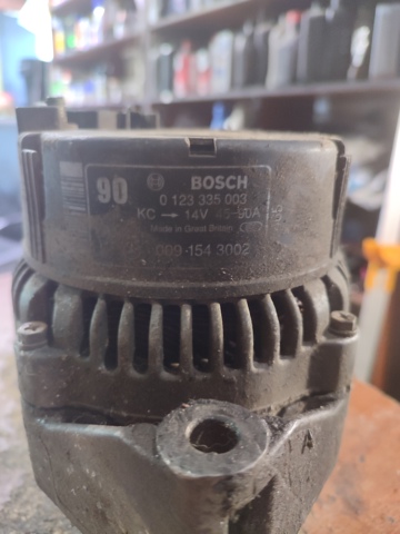 Генератор автомобільний 0123335003 BOSCH