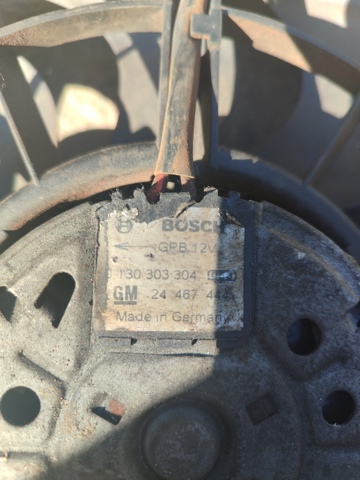 Вентилятор / крильчатка радіатора охолодження 0130303304 BOSCH