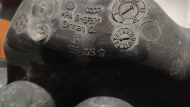 Колектор впуск верхній 06A133205G VAG