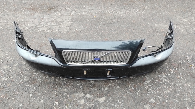 Бампер передній 09154851 VOLVO