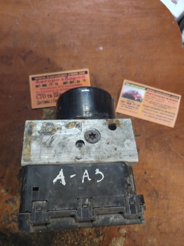 Блок управління АБС (ABS) 1J0907379G VAG