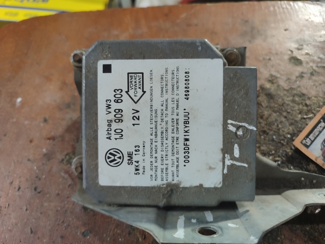 Блок управління airbag 1J0909603 VAG