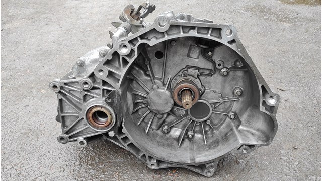 Ручна коробка передач 5495775 OPEL