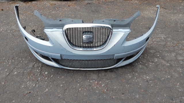 Бампер передній в зборі 5P0807231 VAG