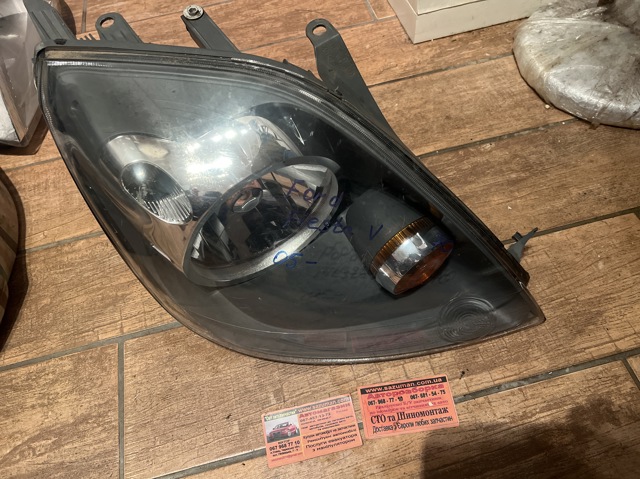Основна фара - вставка 6S6113W029CD FORD