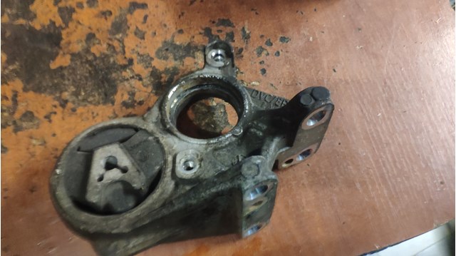 Опора підвісного підшипника передньої піввісі 81090780 PEUGEOT