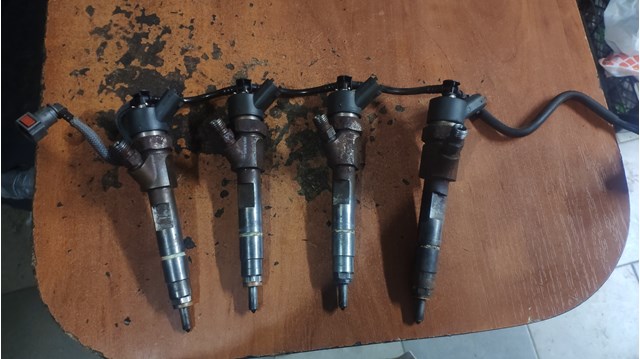 Форсунка вприску палива 8200238528 RENAULT