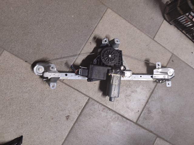 Механізм склопідйомника двері задньої, правої 90520250 OPEL