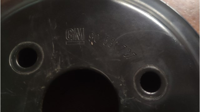 Шків водяної помпи 90531737 GM