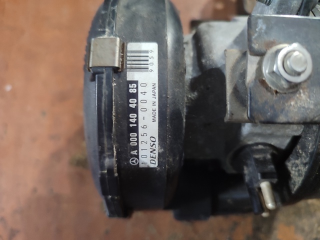 Компресор A0001404085 MERCEDES