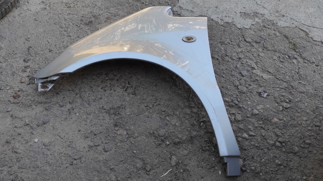 Переднє ліве крило A1688800318 MERCEDES