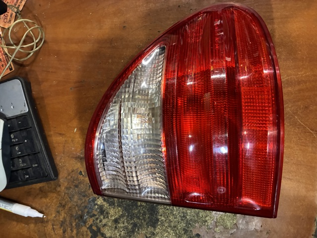 Стоп задній A2108205464 MERCEDES