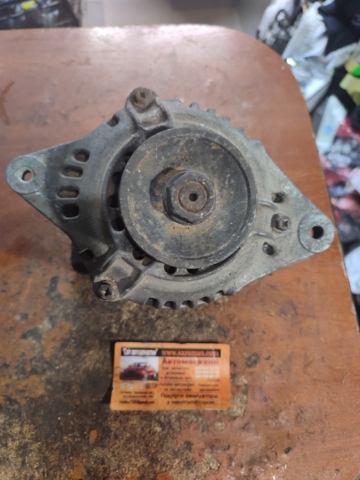 Генератор автомобільний E11618300B MAZDA
