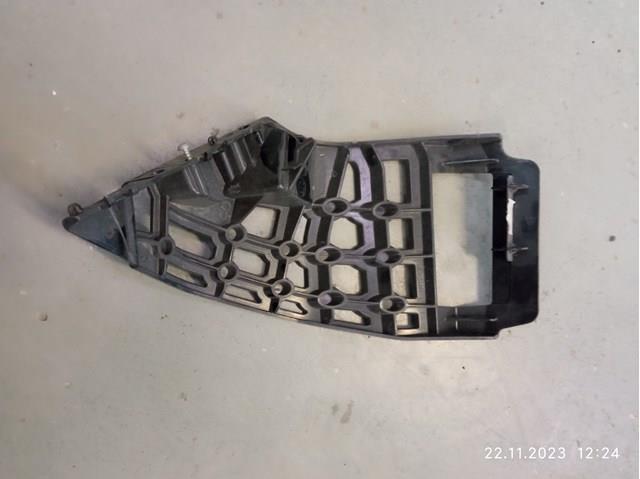 Кронштейн бампера переднього, правий 51117421850 BMW